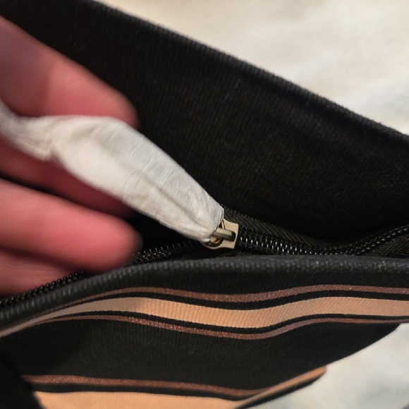 Victoria's Secret NWT Black and Pink Striped Huge Canvas Tote Bag w/zip Closure - Picture 6 of 6